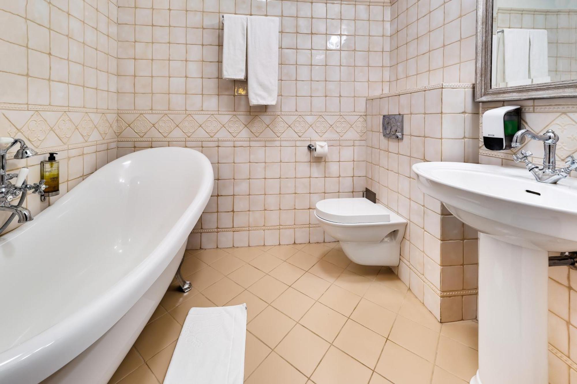 Hotel Pan Tadeusz Сероцк Экстерьер фото