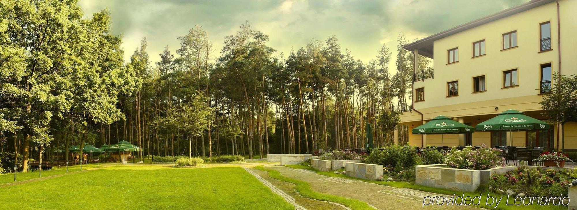 Hotel Pan Tadeusz Сероцк Экстерьер фото